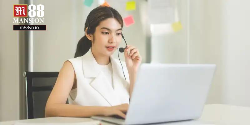 Nhân viên tư vấn nhiệt tình với hội viên khi có sự cố